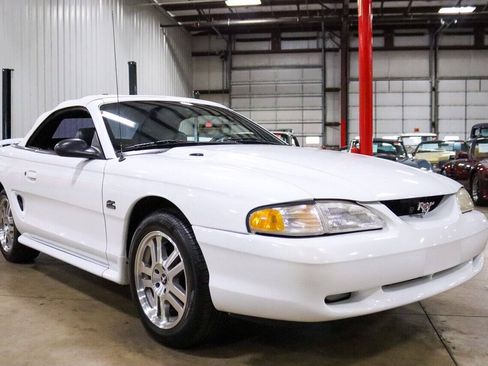 Used 1995 Ford Mustang GT RWD image 7