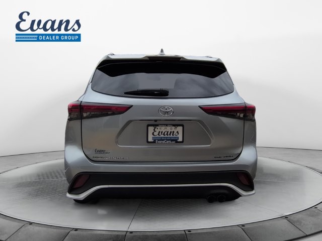 Used 2021 Toyota Highlander XSE AWD/4WD image 6