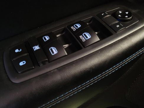 Used 2019 Jeep Grand Cherokee Laredo image 27