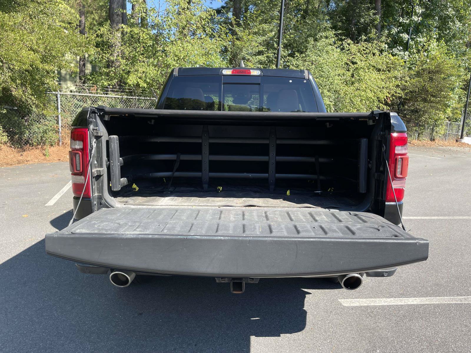 Used 2019 RAM 1500 Laramie AWD/4WD image 10