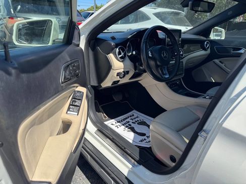 Used 2016 Mercedes-Benz GLA 250 GLA 250 4dr SUV w/ Sport Package image 8