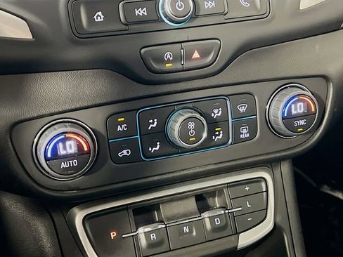 Used 2023 GMC Terrain SLE w/ Driver Convenience Package FWD image 19