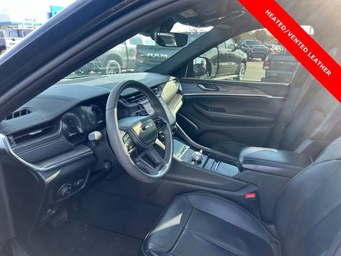 Used 2023 Jeep Grand Cherokee Overland AWD/4WD image 9
