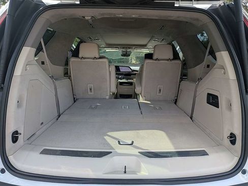 Used 2021 Cadillac Escalade Premium Luxury Platinum AWD/4WD image 12