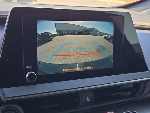 Used 2023 Toyota Prius LE image 34