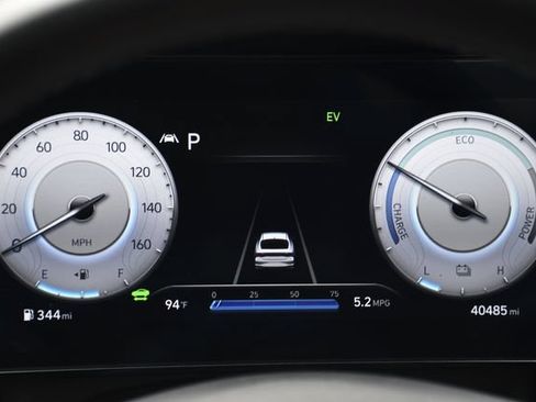 Used 2023 Hyundai Elantra Limited FWD image 10