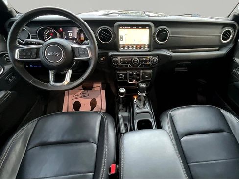 Used 2023 Jeep Wrangler Unlimited Sahara w/ Cold Weather Group AWD/4WD image 7