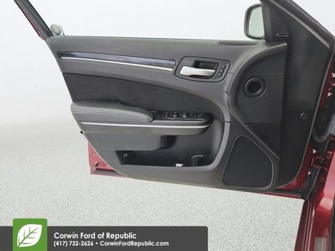 Used 2023 Chrysler 300 C RWD image 23