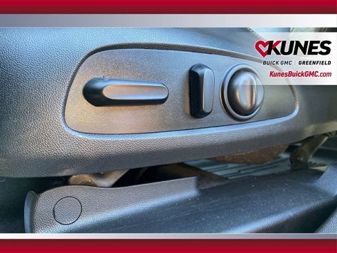 Used 2020 GMC Acadia SLT w/ Premium Package image 22