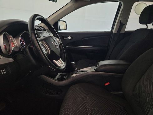 Used 2020 Dodge Journey SE w/ SE Popular Equipment Group FWD image 17