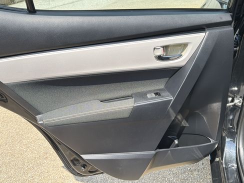 Used 2017 Toyota Corolla LE FWD image 21