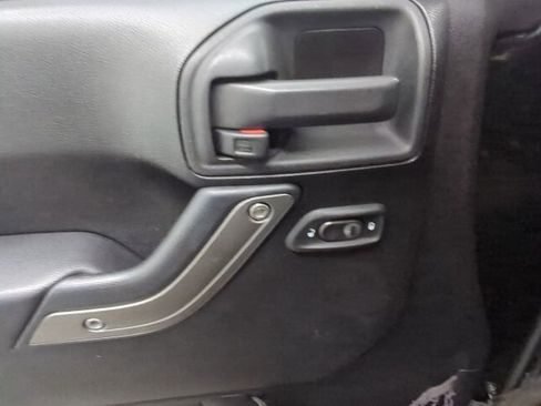 Used 2012 Jeep Wrangler Unlimited Sport AWD/4WD image 10