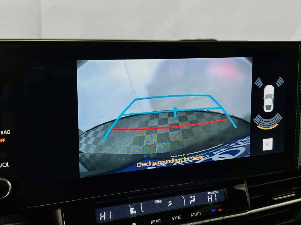 Certified 2025 Toyota Sienna XLE FWD image 12