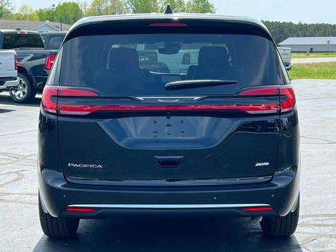 New 2027 Chrysler Pacifica Select w/ Family Tech Group AWD/4WD image 47