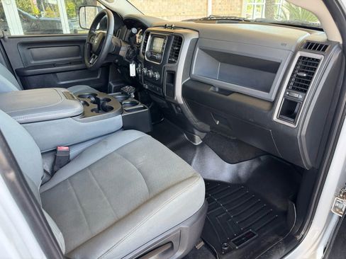 Used 2018 RAM 2500 Tradesman w/ Chrome Appearance Group image 28