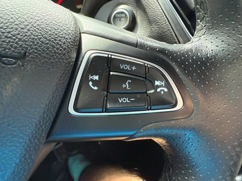 Used 2018 Ford Focus ST image 33