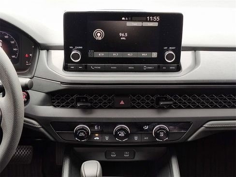 Used 2025 Honda Accord LX image 25