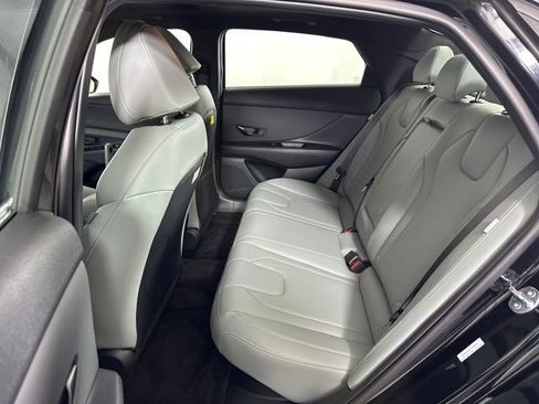 Certified 2025 Hyundai Elantra Limited image 55