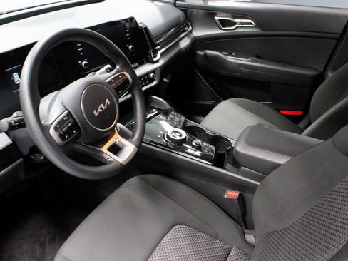 Used 2025 Kia Sportage LX AWD/4WD image 22