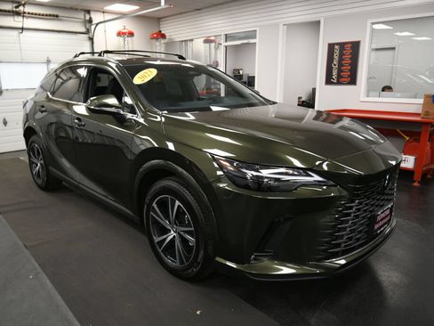 Used 2023 Lexus RX 350 Premium w/ Accessory Package AWD/4WD image 2
