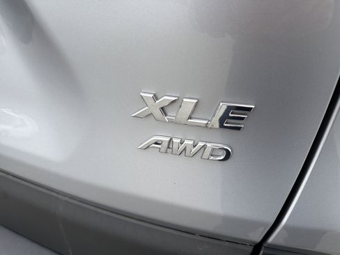 Used 2023 Toyota RAV4 XLE image 8