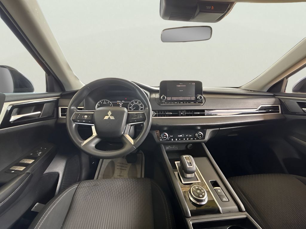 Used 2022 Mitsubishi Outlander ES AWD/4WD image 29