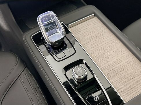 New 2025 Volvo XC90 T8 Plus w/ Protection Package Premier image 15