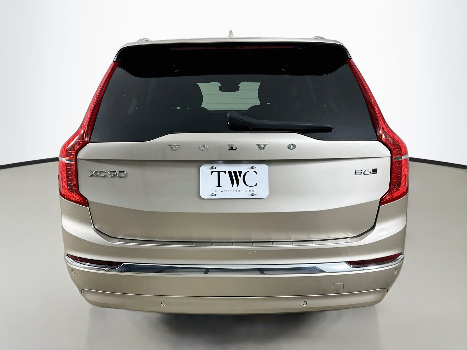 Used 2025 Volvo XC90 B6 Plus w/ Protection Package Premier AWD/4WD image 6