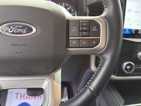 Used 2023 Ford Expedition XLT image 16