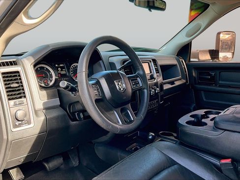 Used 2018 RAM 2500 Tradesman w/ Chrome Appearance Group AWD/4WD image 12
