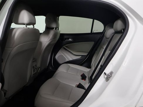 Used 2019 Mercedes-Benz GLA 250 image 11