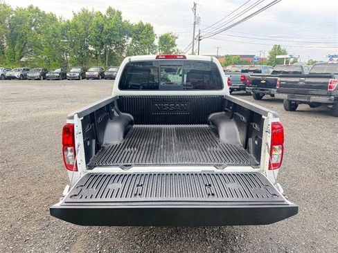 Used 2017 Nissan Frontier SV AWD/4WD image 6