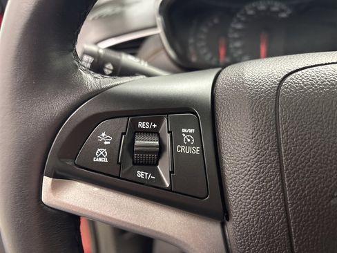 Used 2019 Chevrolet Trax Premier image 22