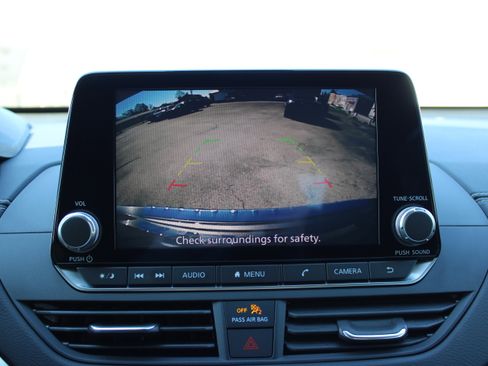 Certified 2022 Nissan Altima 2.5 SV w/ SV Premium Package image 18