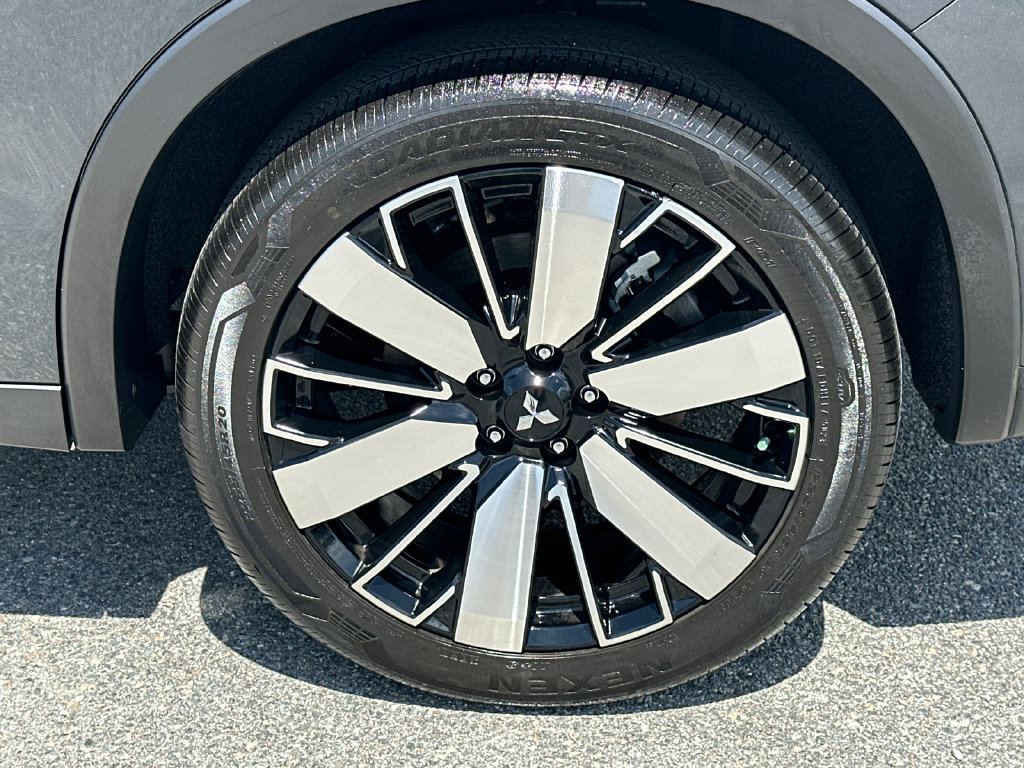 Used 2025 Mitsubishi Outlander SE FWD image 20