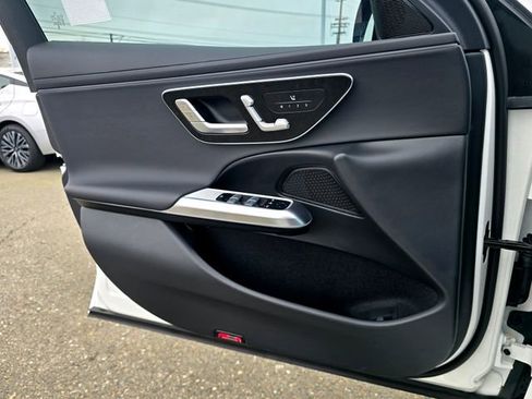 Used 2025 Mercedes-Benz E 350 4MATIC Sedan image 19