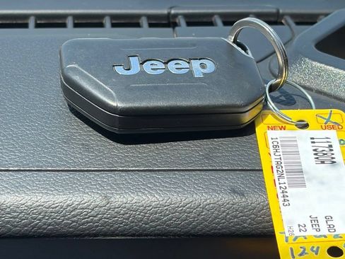 Used 2022 Jeep Gladiator Sport w/ Trailer Tow Package AWD/4WD image 13