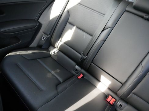 Used 2017 Volkswagen Golf Alltrack SE image 12