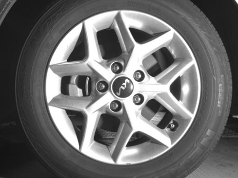 Used 2025 Kia Soul LX w/ LX Technology Package FWD image 19