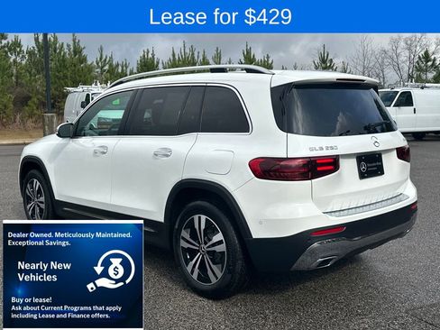 Used 2025 Mercedes-Benz GLB 250 4MATIC image 9