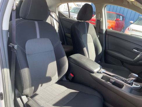 Used 2025 Nissan Sentra SV image 34