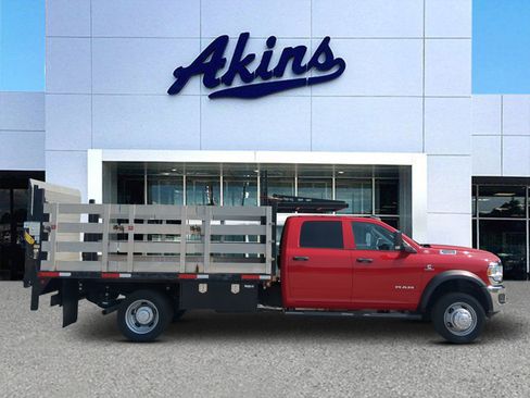 Used 2022 RAM 5500 Tradesman w/ Chrome Appearance Group RWD image 1