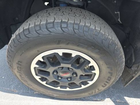 Used 2024 Toyota Tacoma TRD Off-Road w/ TRD Off Road Premium Package AWD/4WD image 11