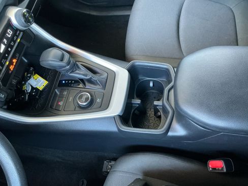 Used 2025 Toyota RAV4 XLE AWD/4WD image 15