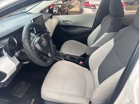 Used 2021 Toyota Corolla LE FWD image 9