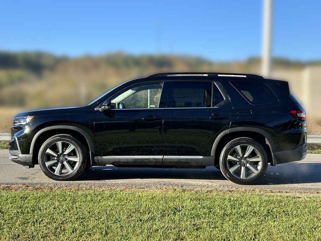 Used 2025 Honda Pilot Touring image 5