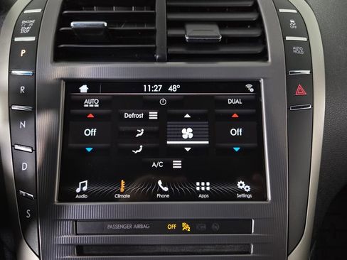 Used 2017 Lincoln MKZ Select image 21