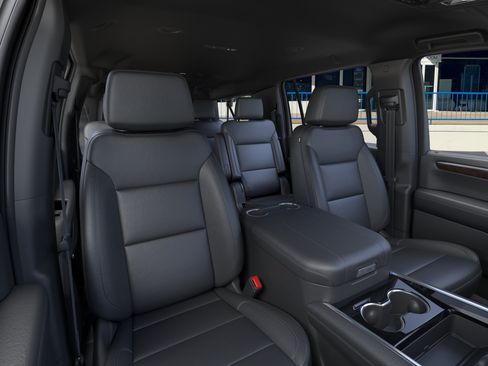 New 2026 Chevrolet Suburban LT w/ Comfort Package AWD/4WD image 16