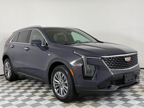 Certified 2025 Cadillac XT4 Premium Luxury FWD image 1