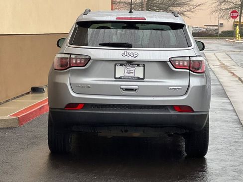 Used 2018 Jeep Compass Latitude image 5